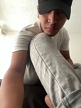 Snapshot of Diegosavage3 chatting on 02.25.25 Diegosavage3 online show from 02.25.25