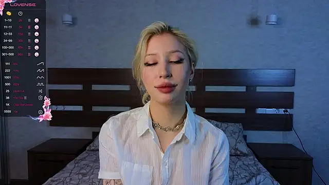 Snapshot of SallyCha chatting on 02.10.25 SallyCha online show from 02.10.25