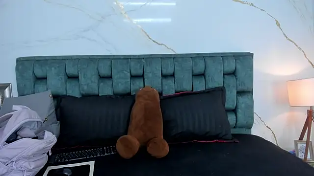 Snapshot of fierygroup chatting on 11.13.25 fierygroup online show from 11.13.25