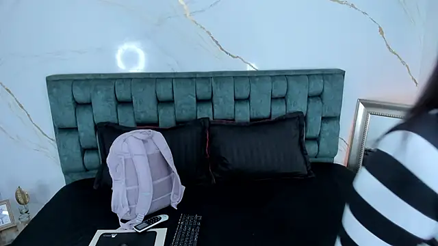 Snapshot of fierygroup chatting on 11.23.25 fierygroup online show from 11.23.25