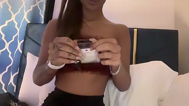 Snapshot of AngelFaye chatting on 02.05.25 AngelFaye online show from 02.05.25