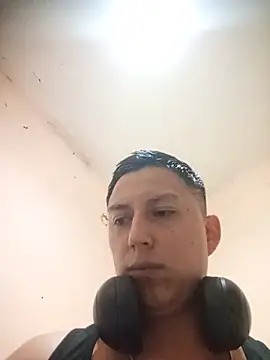 Snapshot of LuisMex1998 chatting on 07.12.26 LuisMex1998 online show from 07.12.26