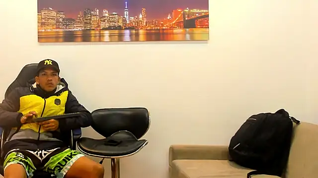 Snapshot of carlos_alber12 chatting on 01.29.25 carlos alber12 online show from 01.29.25