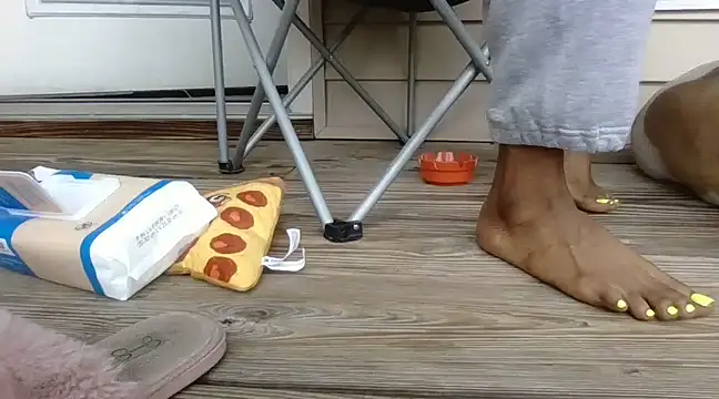 Snapshot of theprettysoles chatting on 03.13.25 theprettysoles online show from 03.13.25