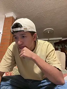 Snapshot of sebaxx8_ chatting on 02.24.25 sebaxx8 online show from 02.24.25