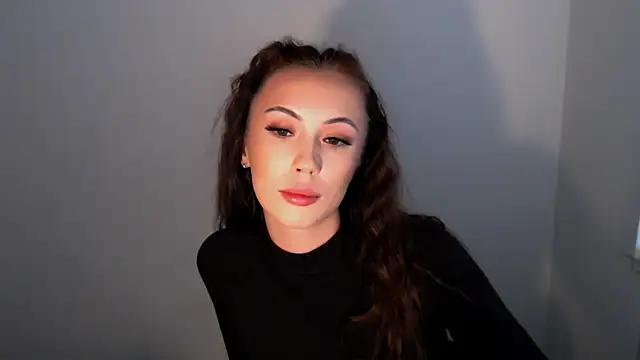 Nikonara Love online show from 11.20.25