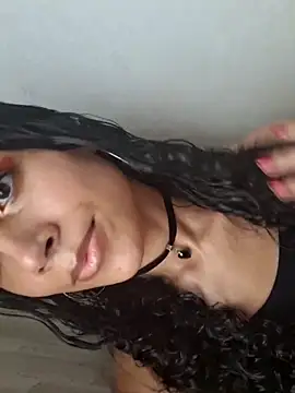 Snapshot of novinhatransexy chatting on 02.05.25 novinhatransexy online show from 02.05.25