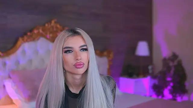 Snapshot of Juicy_Jessye chatting on 10.25.25 Juicy Jessye online show from 10.25.25