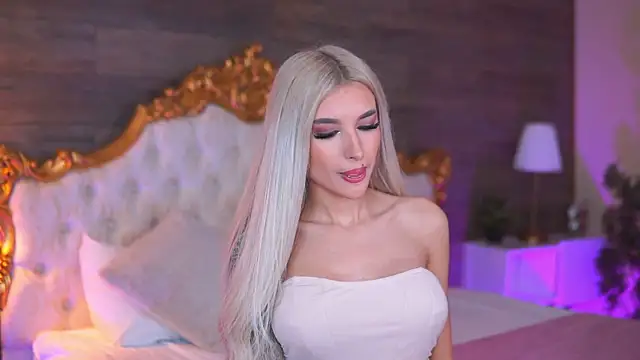 Snapshot of Juicy_Jessye chatting on 11.13.25 Juicy Jessye online show from 11.13.25