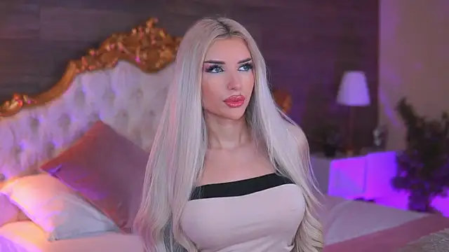 Snapshot of Juicy_Jessye chatting on 11.20.25 Juicy Jessye online show from 11.20.25