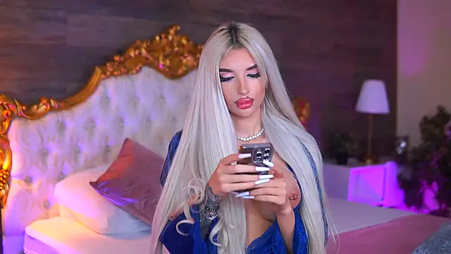 Snapshot of Juicy_Jessye chatting on 12.15.25 Juicy Jessye online show from 12.15.25