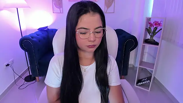 Layla Breezee online show from 03.14.26