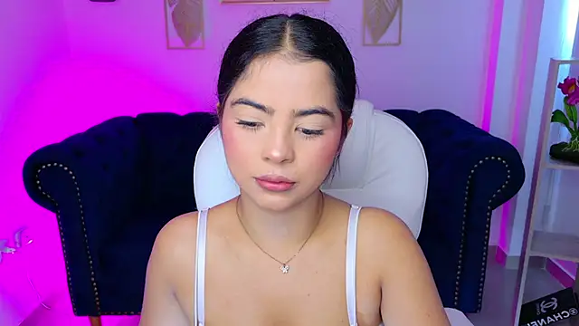 Layla Breezee online show from 05.18.26