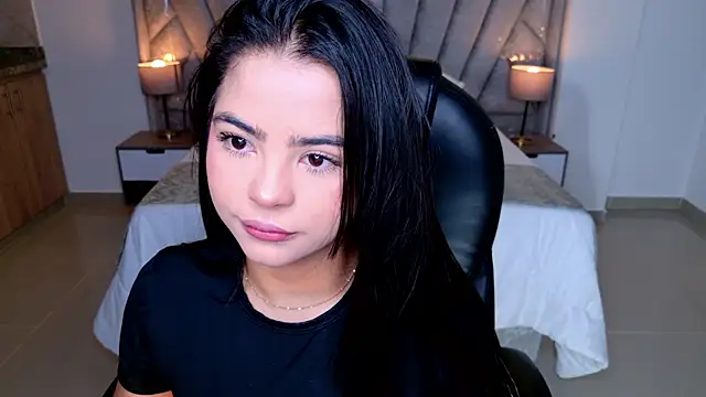 Layla Breezee online show from 06.05.26
