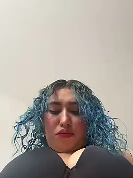 Snapshot of Bulmaa chatting on 01.21.25 Bulmaa online show from 01.21.25