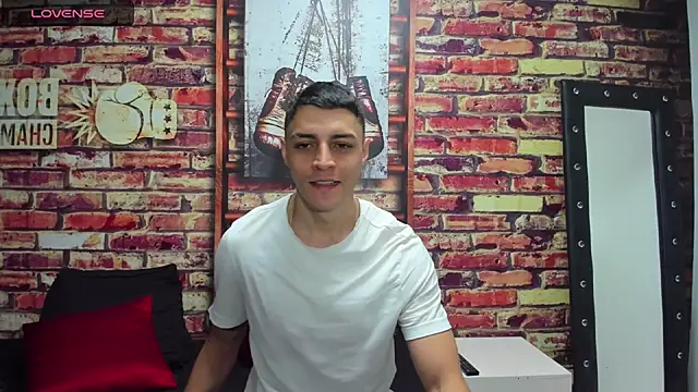 Snapshot of Frank_Millers chatting on 01.21.25 Frank Millers online show from 01.21.25