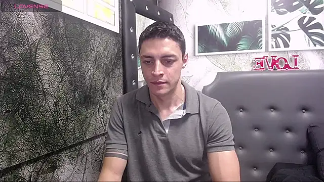 Snapshot of Frank_Millers chatting on 02.10.25 Frank Millers online show from 02.10.25