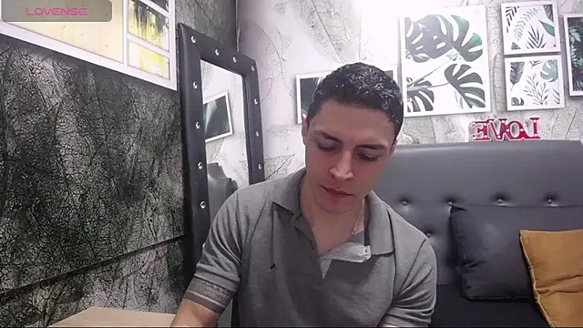 Snapshot of Frank_Millers chatting on 02.12.25 Frank Millers online show from 02.12.25