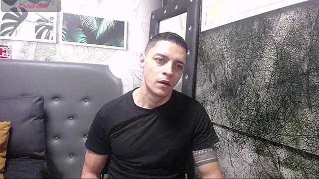 Snapshot of Frank_Millers chatting on 02.17.25 Frank Millers online show from 02.17.25