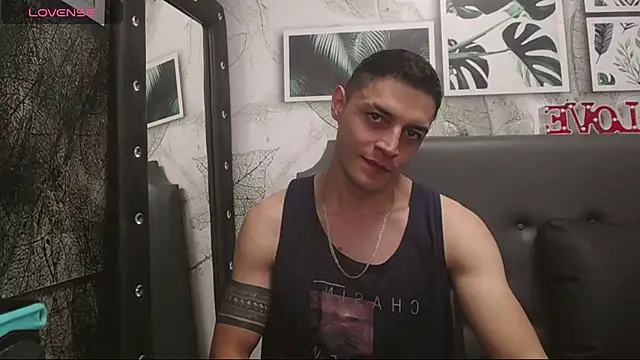Snapshot of Frank_Millers chatting on 02.19.25 Frank Millers online show from 02.19.25