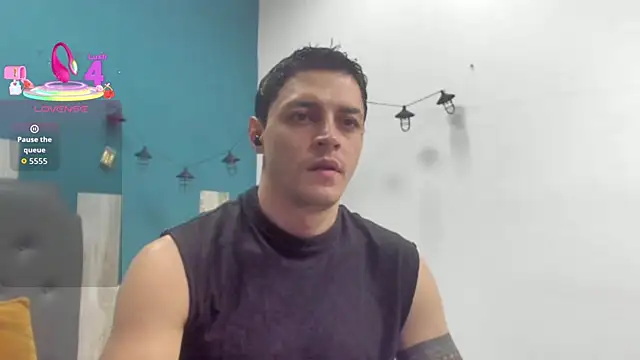 Snapshot of Frank_Millers chatting on 10.14.25 Frank Millers online show from 10.14.25