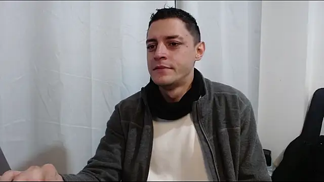 Snapshot of Frank_Millers chatting on 06.10.26 Frank Millers online show from 06.10.26
