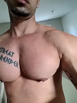 Snapshot of badbrown chatting on 02.12.25 badbrown online show from 02.12.25