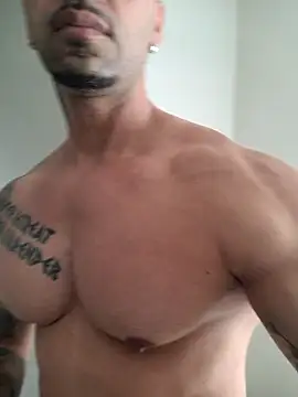 Snapshot of badbrown chatting on 02.18.25 badbrown online show from 02.18.25