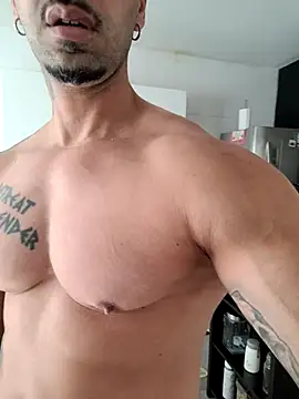 Snapshot of badbrown chatting on 02.22.25 badbrown online show from 02.22.25