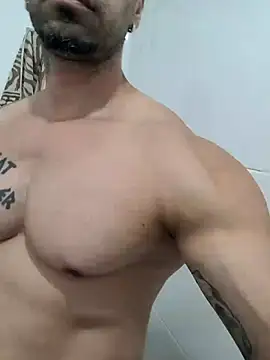 Snapshot of badbrown chatting on 02.28.25 badbrown online show from 02.28.25