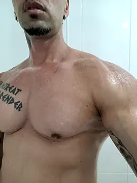 Snapshot of badbrown chatting on 03.02.25 badbrown online show from 03.02.25