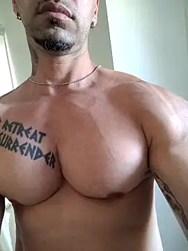 Snapshot of badbrown chatting on 03.03.25 badbrown online show from 03.03.25