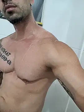 Snapshot of badbrown chatting on 03.05.25 badbrown online show from 03.05.25