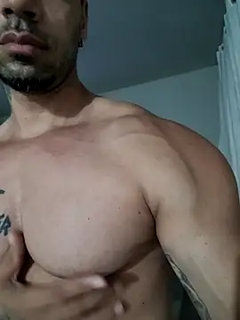 Snapshot of badbrown chatting on 03.06.25 badbrown online show from 03.06.25