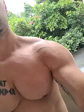 Snapshot of badbrown chatting on 03.15.25 badbrown online show from 03.15.25