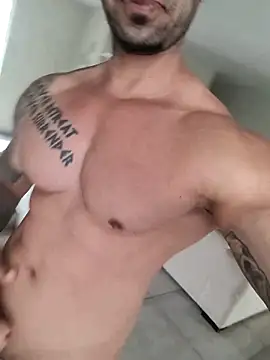 Snapshot of badbrown chatting on 03.17.25 badbrown online show from 03.17.25