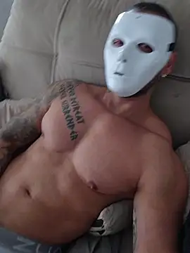 Snapshot of badbrown chatting on 11.08.25 badbrown online show from 11.08.25