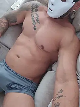 Snapshot of badbrown chatting on 11.10.25 badbrown online show from 11.10.25