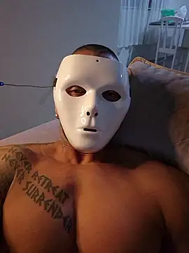 Snapshot of badbrown chatting on 11.15.25 badbrown online show from 11.15.25