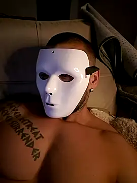 Snapshot of badbrown chatting on 11.20.25 badbrown online show from 11.20.25