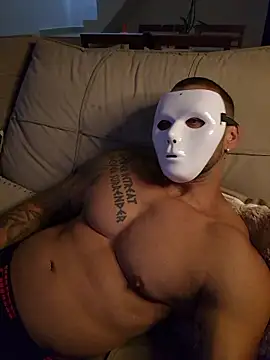 Snapshot of badbrown chatting on 12.04.25 badbrown online show from 12.04.25