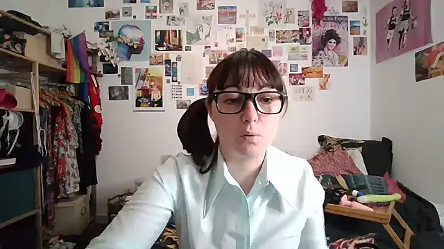 Snapshot of AdorahB3ll3 chatting on 03.10.25 AdorahB3ll3 online show from 03.10.25