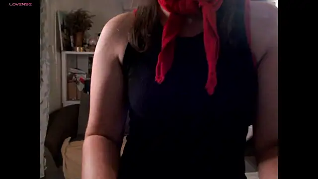 Snapshot of AdorahB3ll3 chatting on 09.28.25 AdorahB3ll3 online show from 09.28.25