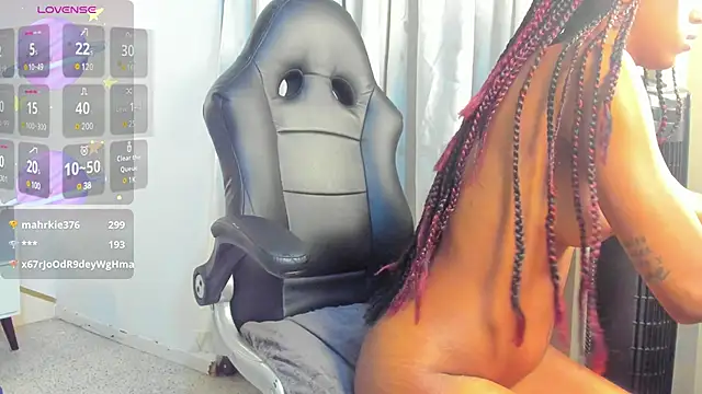 Snapshot of taliarussel chatting on 02.02.25 taliarussel online show from 02.02.25