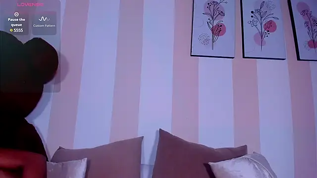 Snapshot of taliarussel chatting on 02.24.25 taliarussel online show from 02.24.25