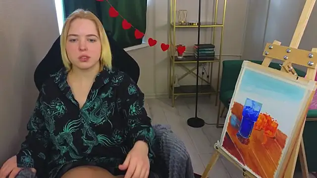 Manic pixie  online show from 02.16.25