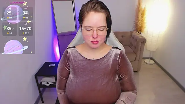 Snapshot of Manic_pixie_ chatting on 03.22.26 Manic pixie online show from 03.22.26