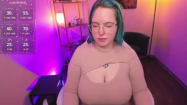 Snapshot of Manic_pixie_ chatting on 06.14.26 Manic pixie online show from 06.14.26