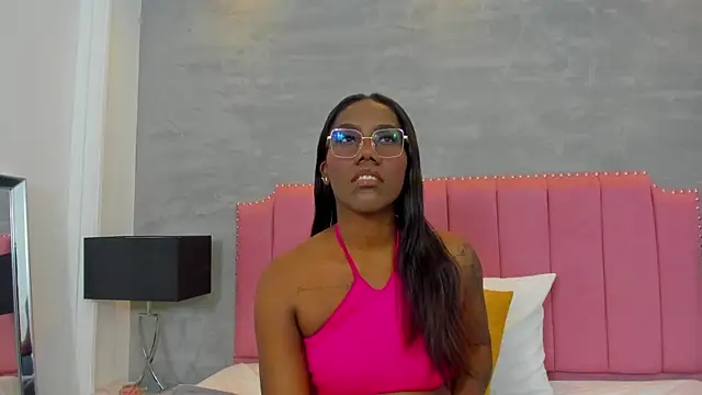 Alaia Colins online show from 11.12.25