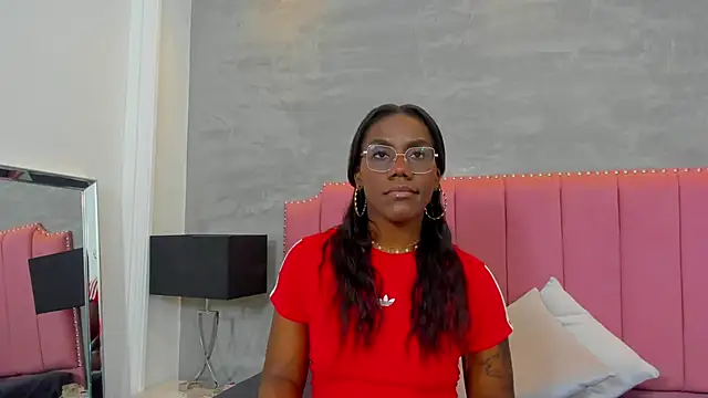 Alaia Colins online show from 11.26.25